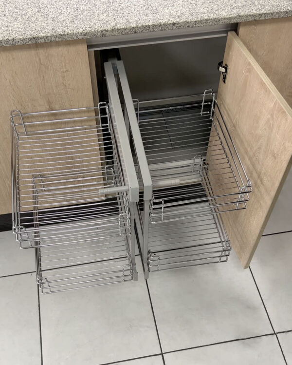 Rinconero extraíble bajo mesada